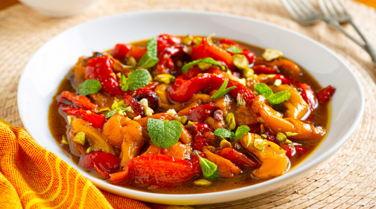 This recipe for roasted bell peppers with a flavourful pomegranate molasses dressing, garnished with fresh mint leaves and chopped pistachios, offers a quick and nutritious option for busy individuals seeking a vibrant and satisfying dish bursting with Mediterranean-inspired flavours.